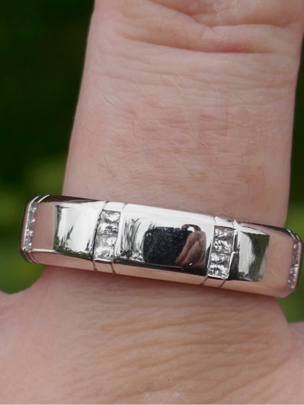 🌸JTV38 - Vanna K - Silver Tone Band Ring with Clear Square Accents💎🛍️